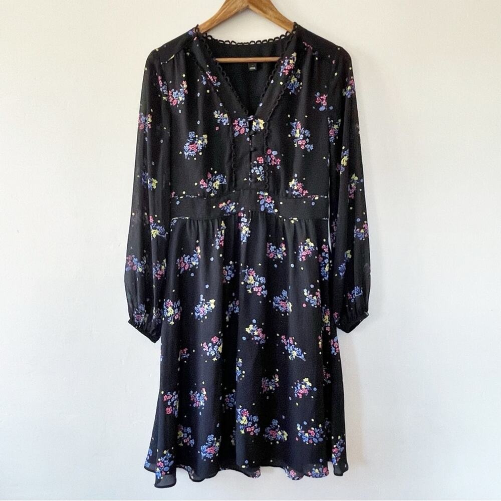 Ann Taylor Black Floral Long Sleeve Dress Size 4 EUC